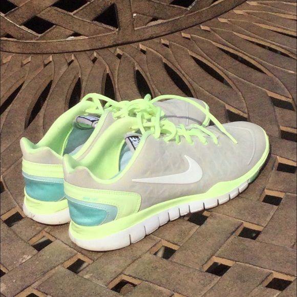 EUC Nike Free Tri Fit athletic running shoe CHOICE - Picture 15 of 16